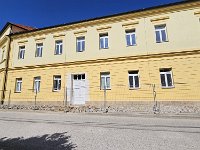 Zgrada stare bolnice koja je preuređena na čvrsto zidanom objektu državnog mlina. Počela je s radom 1789. godine